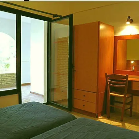 Nireas Corfu Apartmanhotel 3*